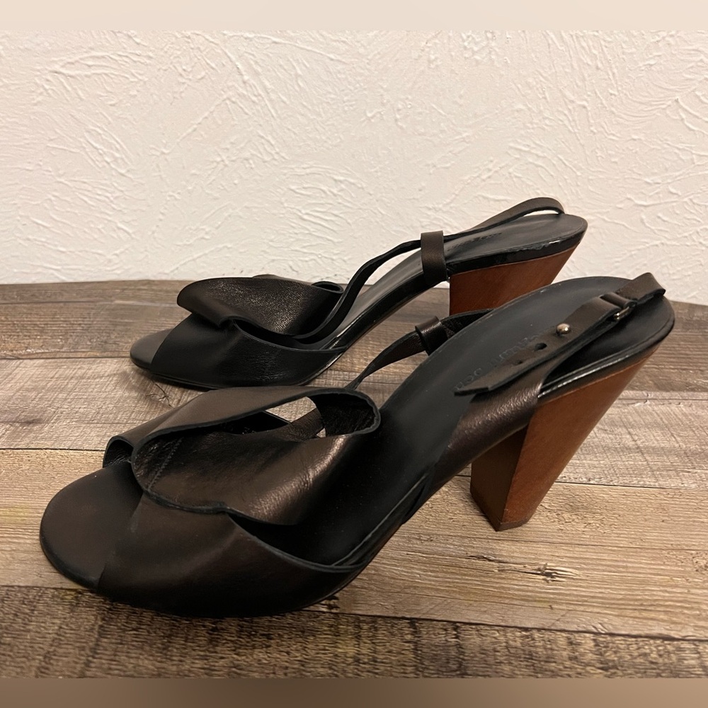 Megumi Ochi Black Leather Heeled Open Toe Sandals size 39, 8.5 US NEW